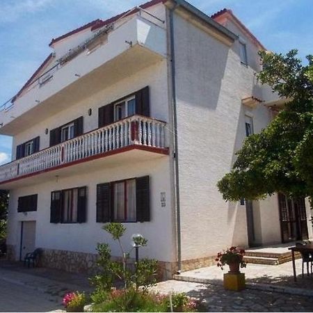 Apartments Tara Ražanac Exterior foto